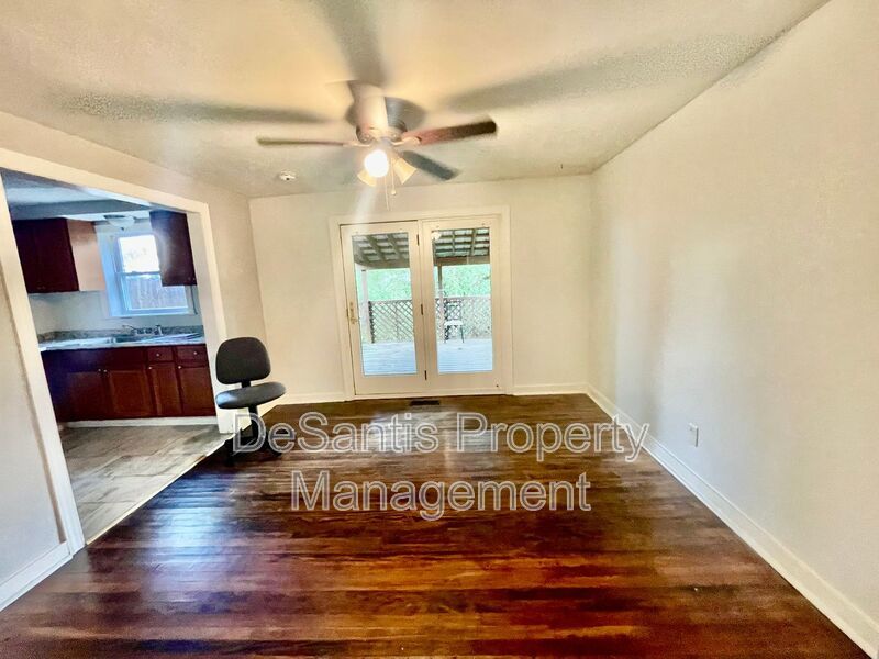 Exquisite 3 Bed, 1 Bath Retreat at 5705 Hilltop, Verona, PA property image