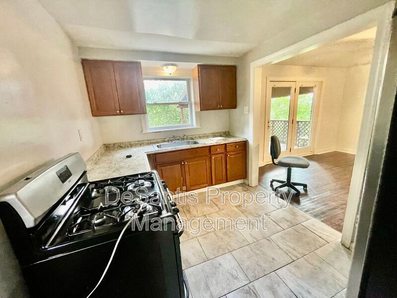 Exquisite 3 Bed, 1 Bath Retreat at 5705 Hilltop, Verona, PA property image