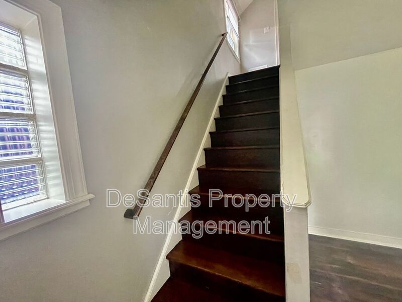 Exquisite 3 Bed, 1 Bath Retreat at 5705 Hilltop, Verona, PA property image