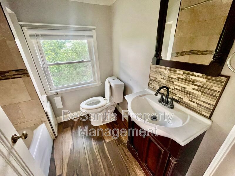 Exquisite 3 Bed, 1 Bath Retreat at 5705 Hilltop, Verona, PA property image