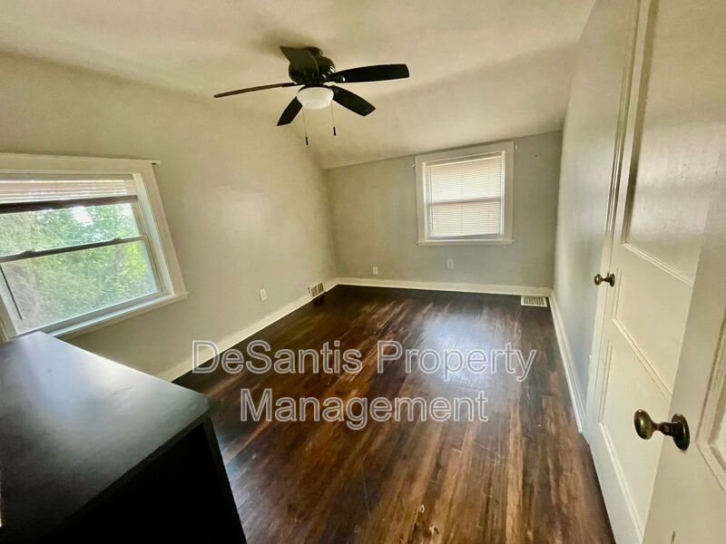 Exquisite 3 Bed, 1 Bath Retreat at 5705 Hilltop, Verona, PA property image