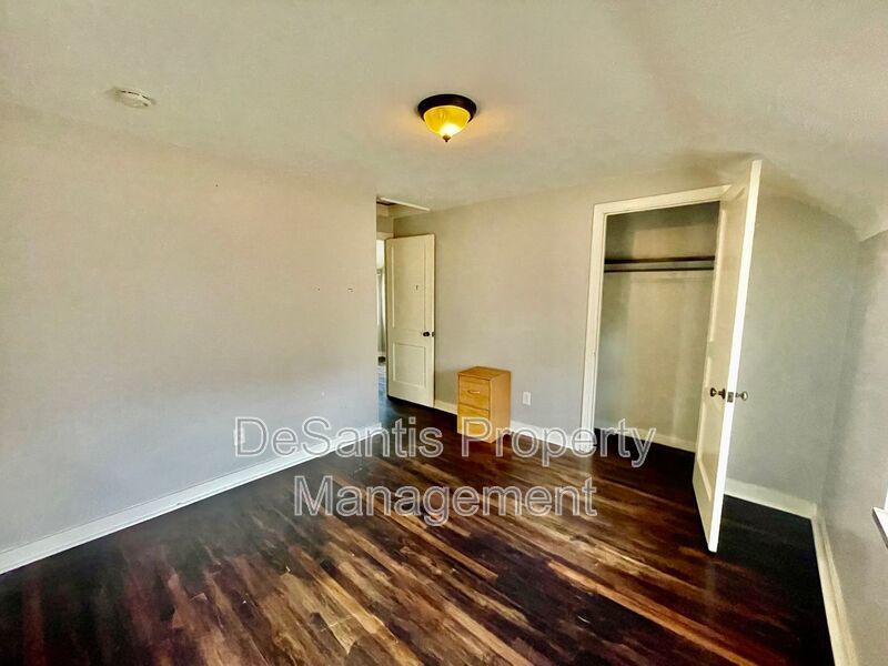 Exquisite 3 Bed, 1 Bath Retreat at 5705 Hilltop, Verona, PA property image