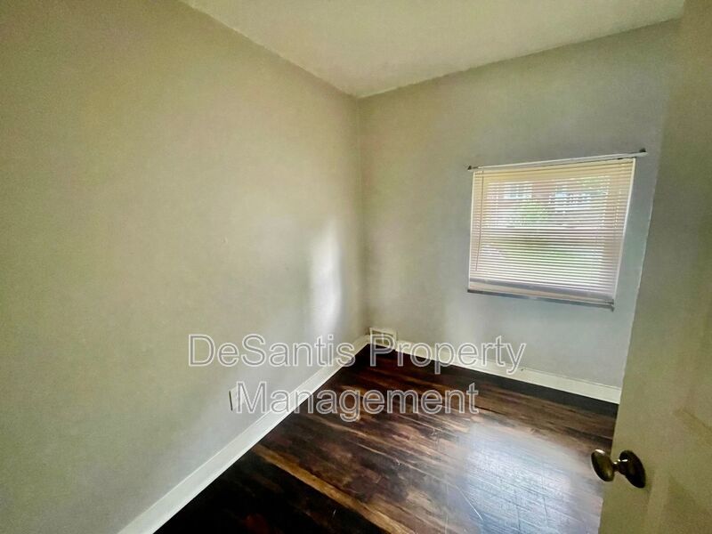 Exquisite 3 Bed, 1 Bath Retreat at 5705 Hilltop, Verona, PA property image