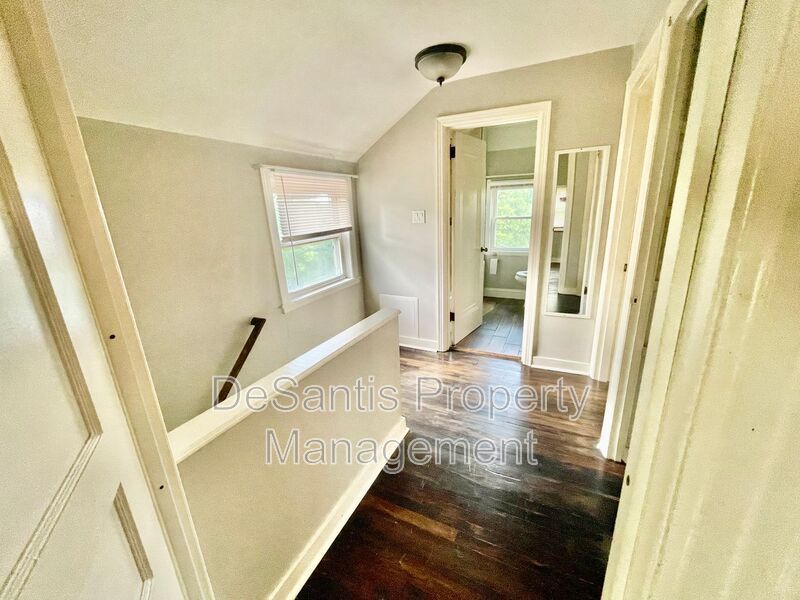 Exquisite 3 Bed, 1 Bath Retreat at 5705 Hilltop, Verona, PA property image