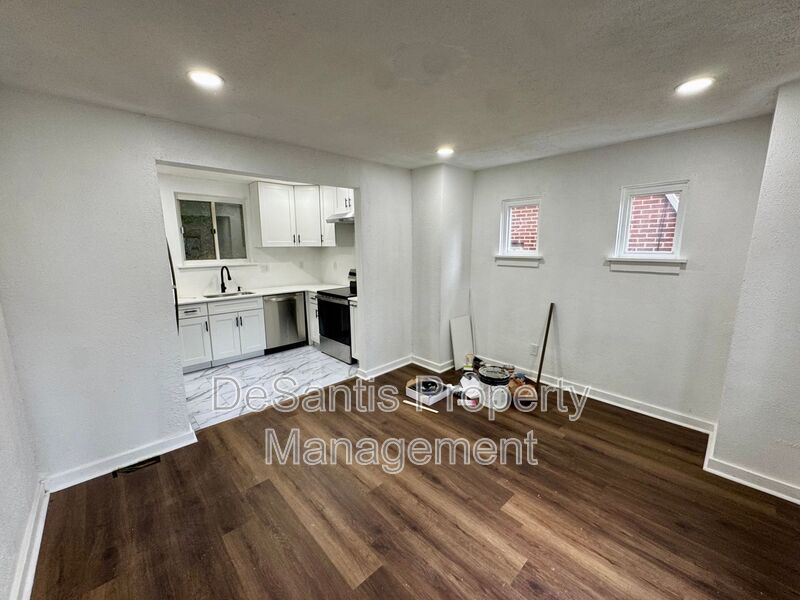 Adorable 2 Bed 1 Bath Home in Brookline W/dedicated office/library space! property image