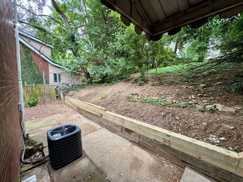Adorable 2 Bed 1 Bath Home in Brookline W/dedicated office/library space! property image