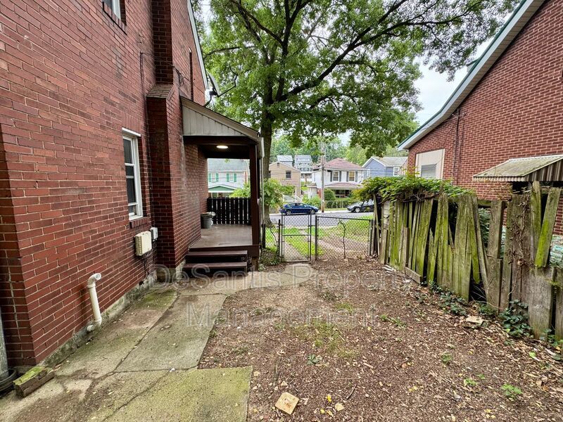 Adorable 2 Bed 1 Bath Home in Brookline W/dedicated office/library space! property image