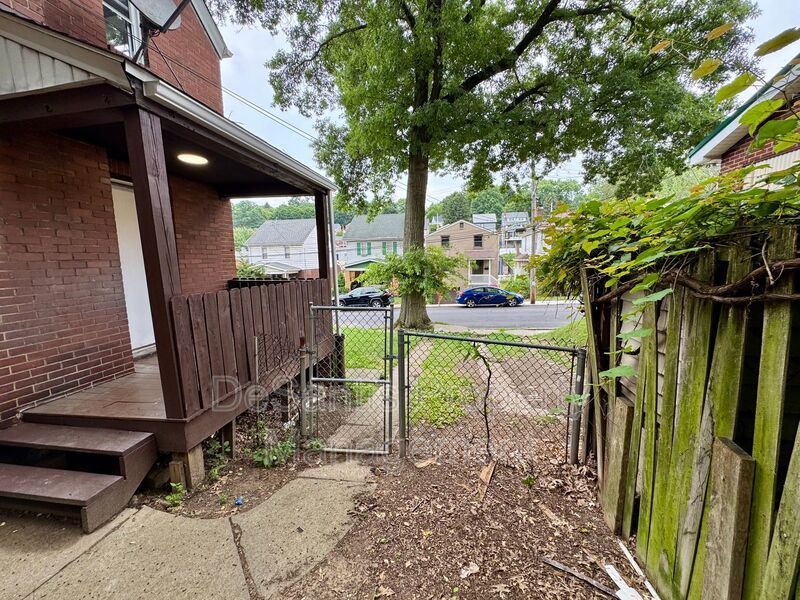 Adorable 2 Bed 1 Bath Home in Brookline W/dedicated office/library space! property image