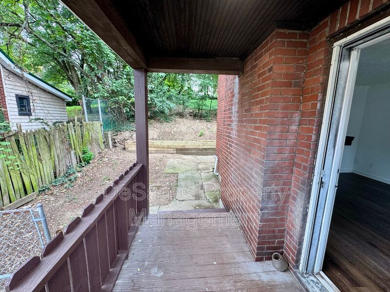 Adorable 2 Bed 1 Bath Home in Brookline W/dedicated office/library space! property image