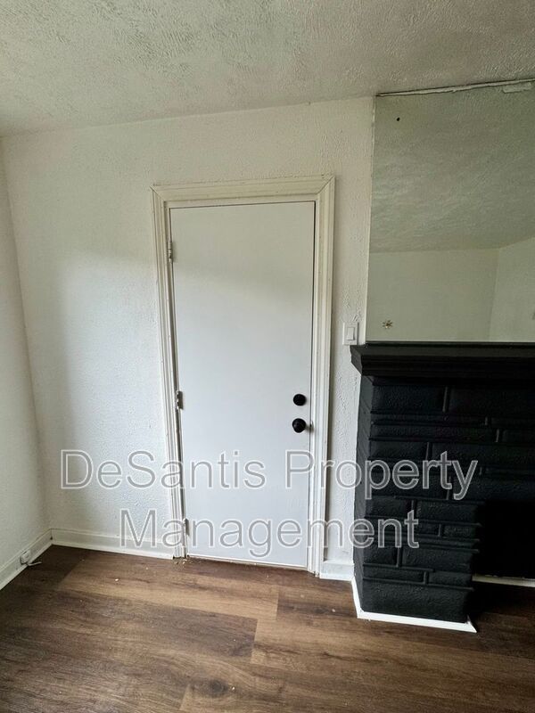 Adorable 2 Bed 1 Bath Home in Brookline W/dedicated office/library space! property image