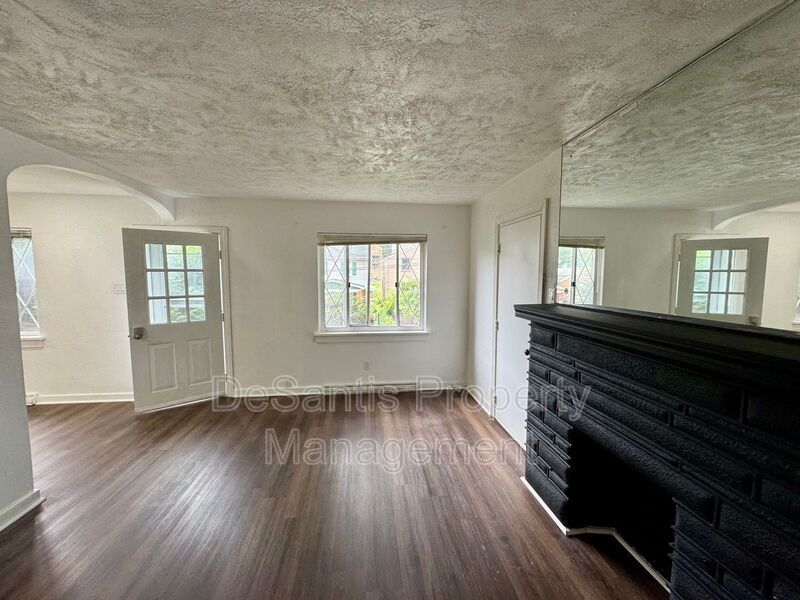 Adorable 2 Bed 1 Bath Home in Brookline W/dedicated office/library space! property image