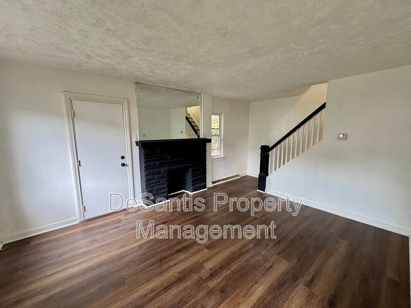 Adorable 2 Bed 1 Bath Home in Brookline W/dedicated office/library space! property image
