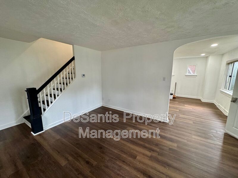 Adorable 2 Bed 1 Bath Home in Brookline W/dedicated office/library space! property image