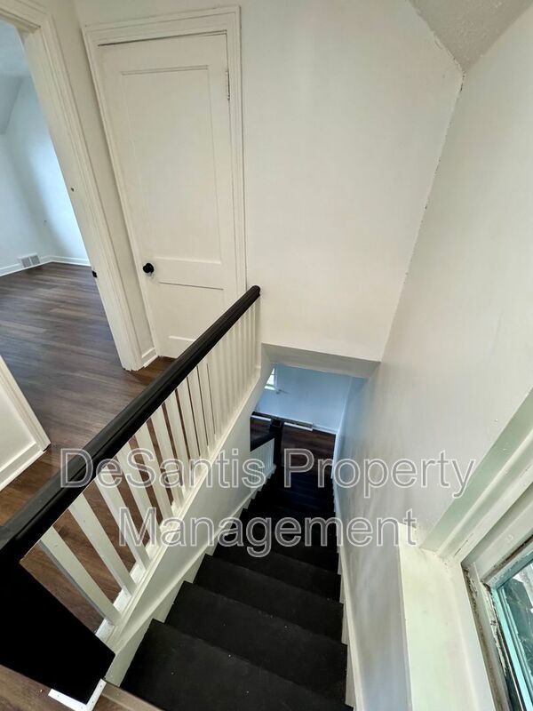 Adorable 2 Bed 1 Bath Home in Brookline W/dedicated office/library space! property image