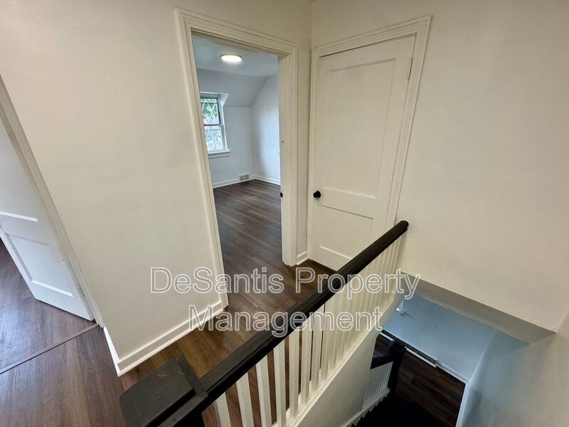 Adorable 2 Bed 1 Bath Home in Brookline W/dedicated office/library space! property image