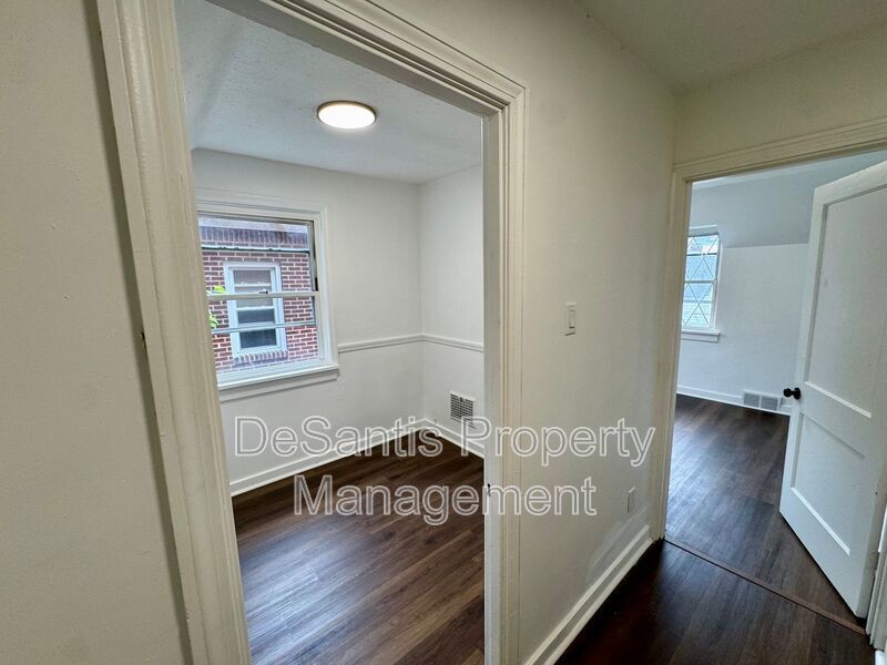Adorable 2 Bed 1 Bath Home in Brookline W/dedicated office/library space! property image