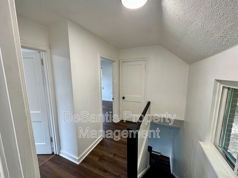 Adorable 2 Bed 1 Bath Home in Brookline W/dedicated office/library space! property image