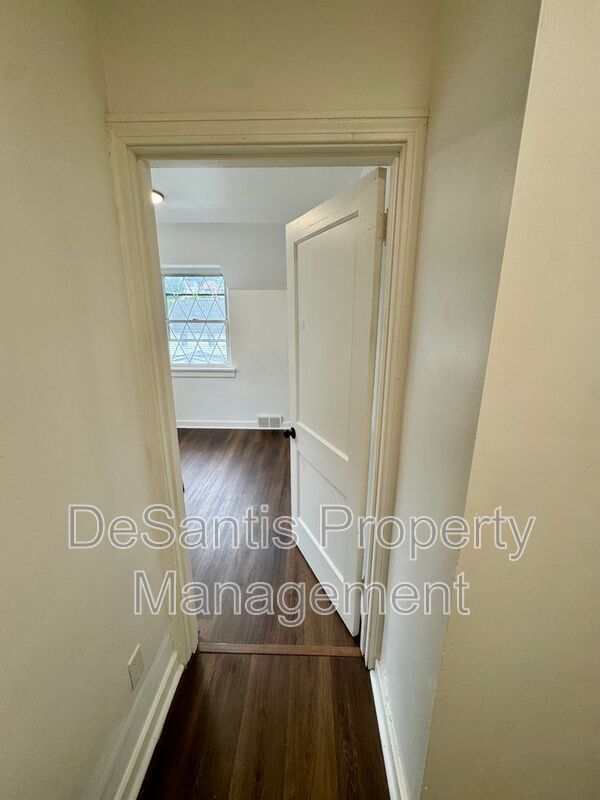Adorable 2 Bed 1 Bath Home in Brookline W/dedicated office/library space! property image