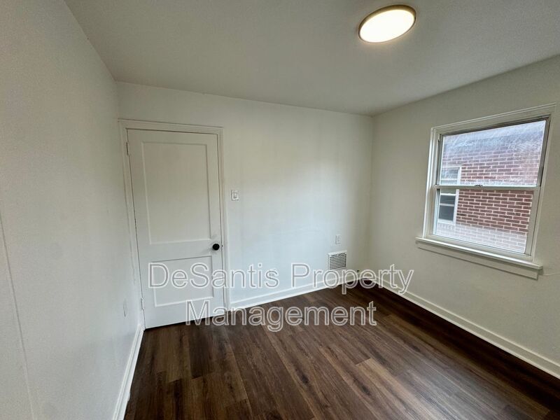 Adorable 2 Bed 1 Bath Home in Brookline W/dedicated office/library space! property image