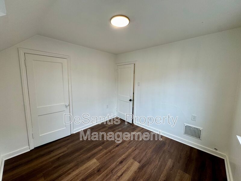 Adorable 2 Bed 1 Bath Home in Brookline W/dedicated office/library space! property image