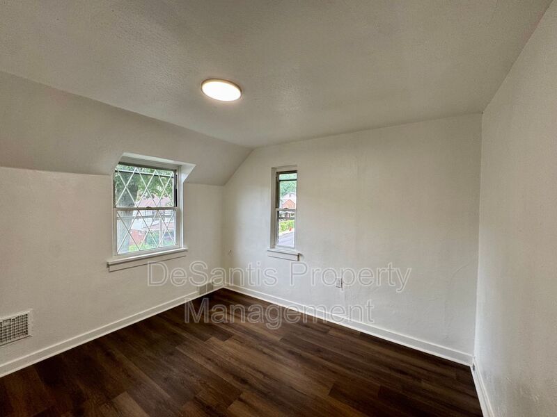 Adorable 2 Bed 1 Bath Home in Brookline W/dedicated office/library space! property image