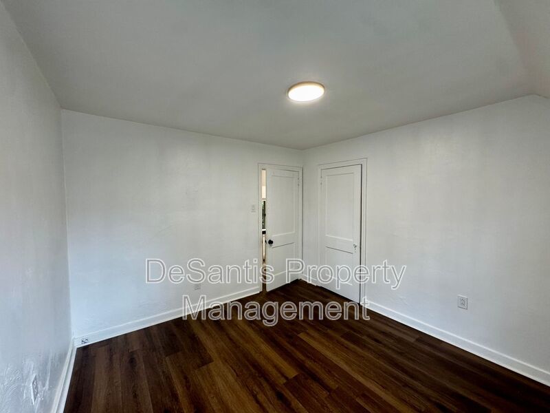 Adorable 2 Bed 1 Bath Home in Brookline W/dedicated office/library space! property image