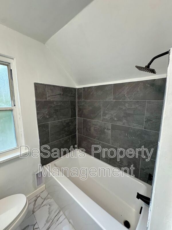 Adorable 2 Bed 1 Bath Home in Brookline W/dedicated office/library space! property image