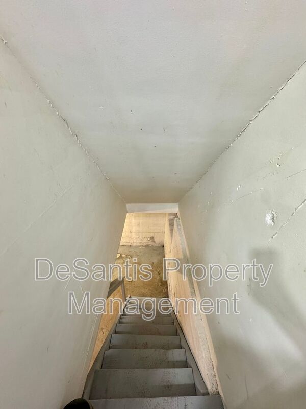 Adorable 2 Bed 1 Bath Home in Brookline W/dedicated office/library space! property image
