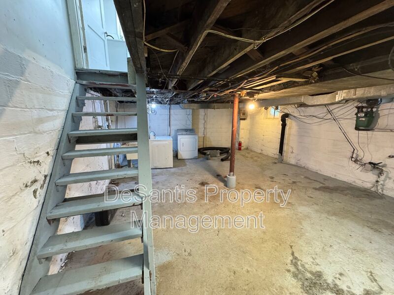Adorable 2 Bed 1 Bath Home in Brookline W/dedicated office/library space! property image