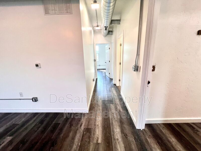Beaver - Luxury 2 Bedroom, 1 Bathroom, located in downtown shopping district. property image