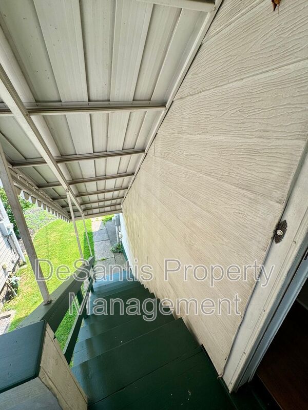 Spacious and Well Maintained 5 bed Apt in New Kensington! property image