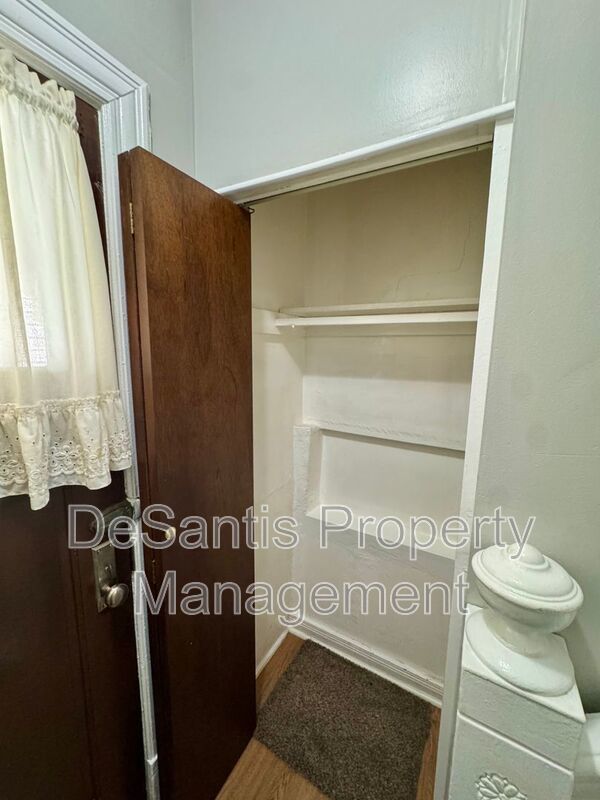 Spacious and Well Maintained 5 bed Apt in New Kensington! property image