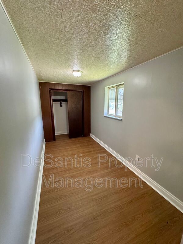 Spacious and Well Maintained 5 bed Apt in New Kensington! property image