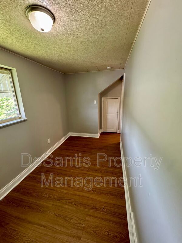 Spacious and Well Maintained 5 bed Apt in New Kensington! property image