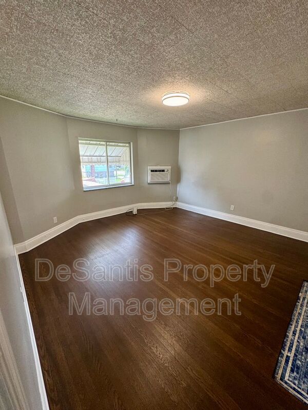 Spacious and Well Maintained 5 bed Apt in New Kensington! property image