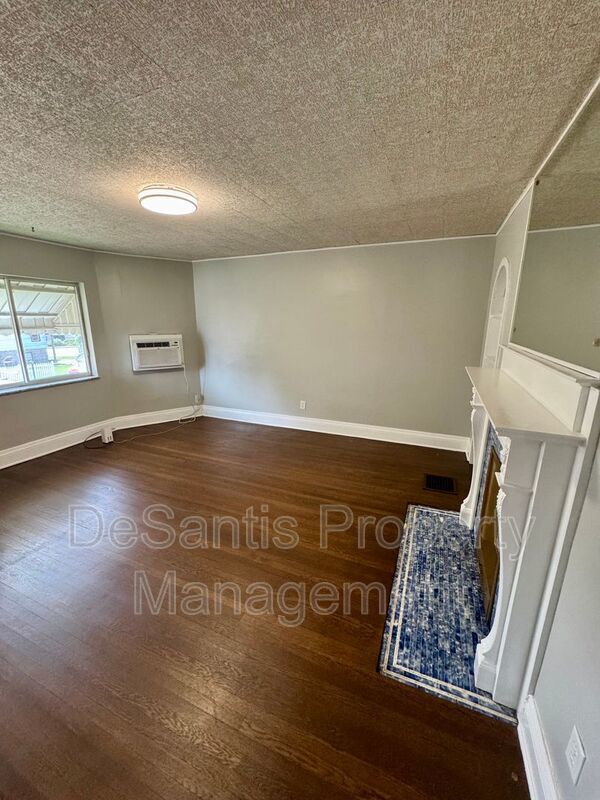 Spacious and Well Maintained 5 bed Apt in New Kensington! property image