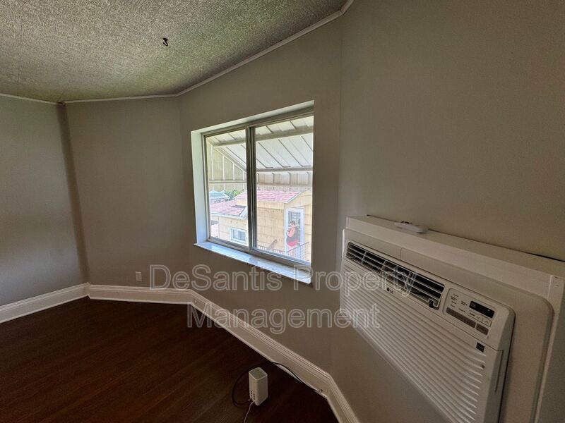 Spacious and Well Maintained 5 bed Apt in New Kensington! property image