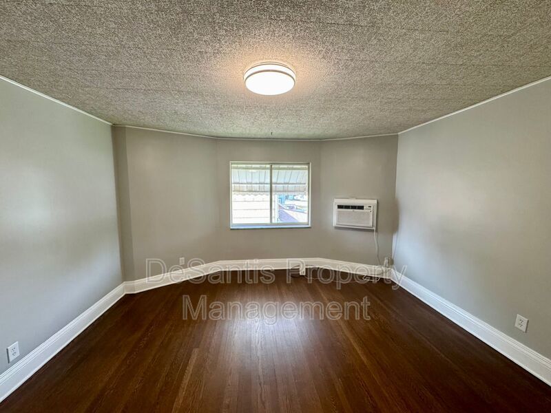 Spacious and Well Maintained 5 bed Apt in New Kensington! property image