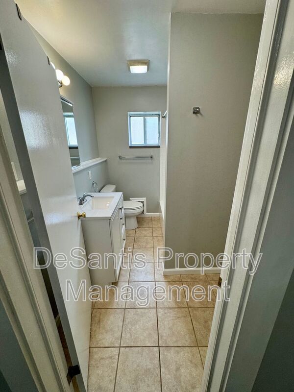 Spacious and Well Maintained 5 bed Apt in New Kensington! property image