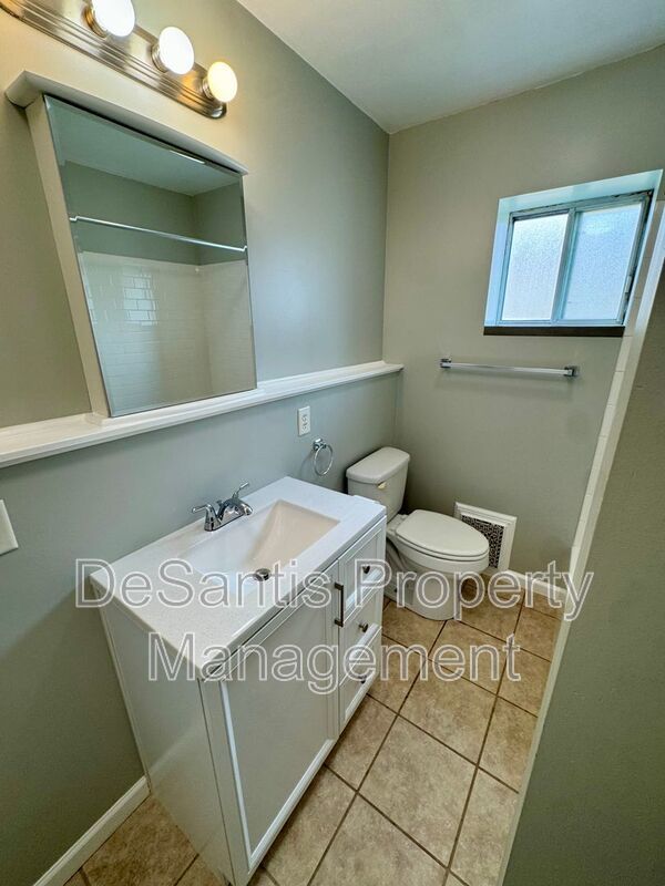 Spacious and Well Maintained 5 bed Apt in New Kensington! property image