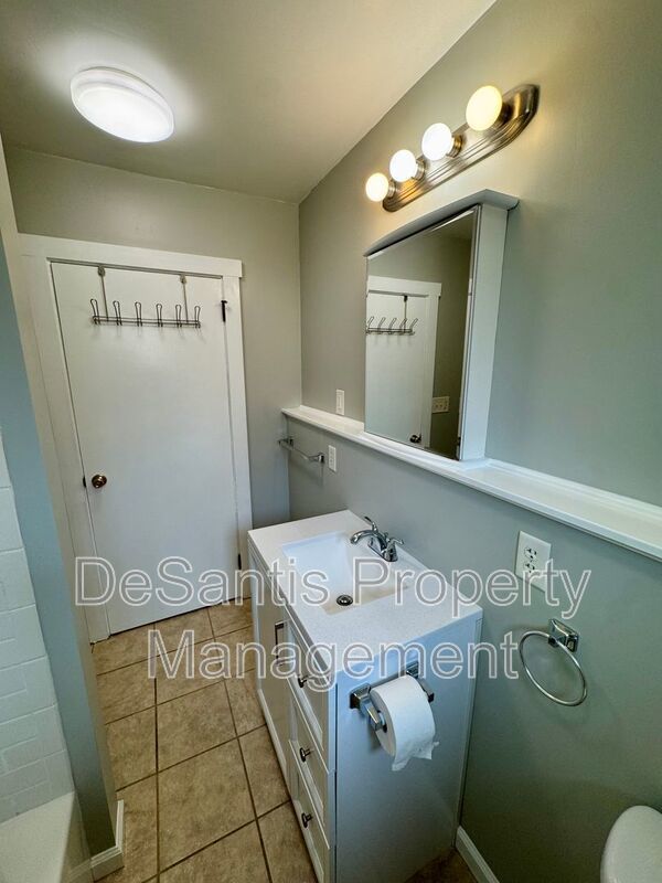 Spacious and Well Maintained 5 bed Apt in New Kensington! property image