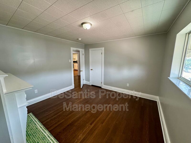 Spacious and Well Maintained 5 bed Apt in New Kensington! property image