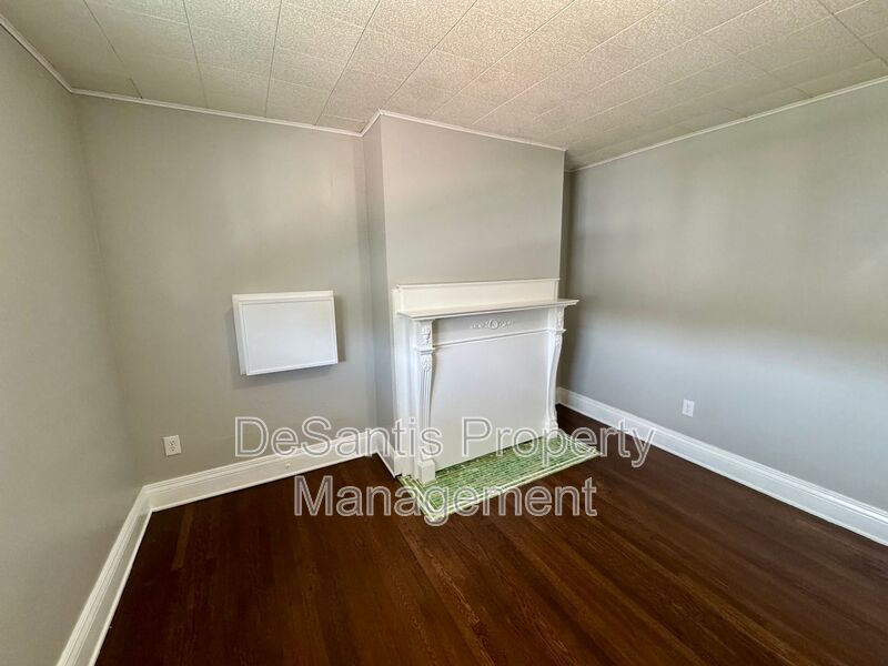 Spacious and Well Maintained 5 bed Apt in New Kensington! property image