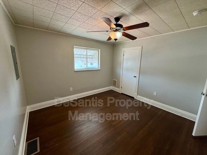 Spacious and Well Maintained 5 bed Apt in New Kensington! property image