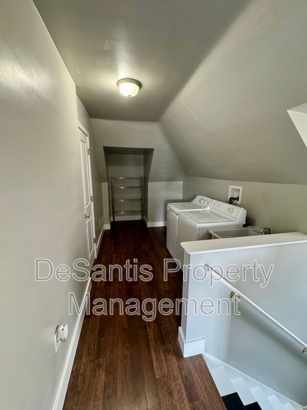 Spacious and Well Maintained 5 bed Apt in New Kensington! property image