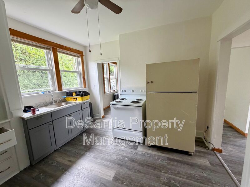 Pittsburgh - 1 bed 1 bath - Updated Apartment for Rent property image