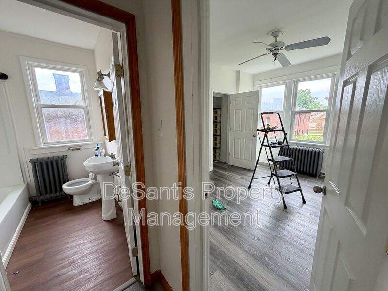 Pittsburgh - 1 bed 1 bath - Updated Apartment for Rent property image
