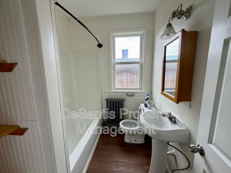 Pittsburgh - 1 bed 1 bath - Updated Apartment for Rent property image