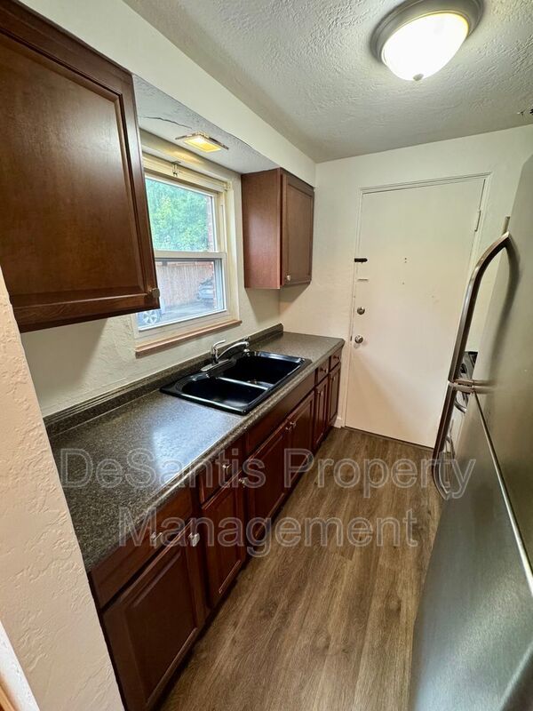 Charming 2 Bed 1 Bath Apt in Crafton! property image