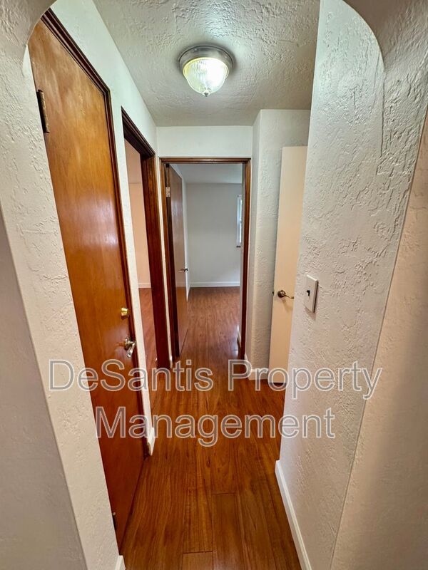 Charming 2 Bed 1 Bath Apt in Crafton! property image